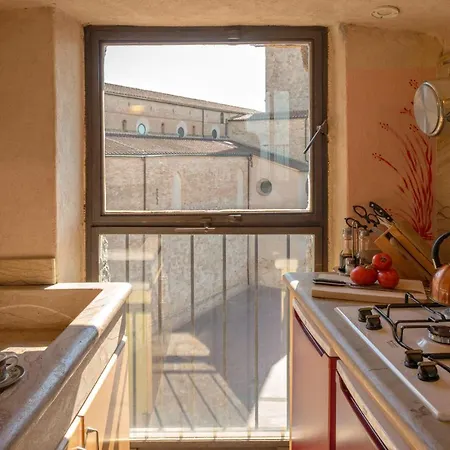 Apartament Sleeps 3 With Wifi